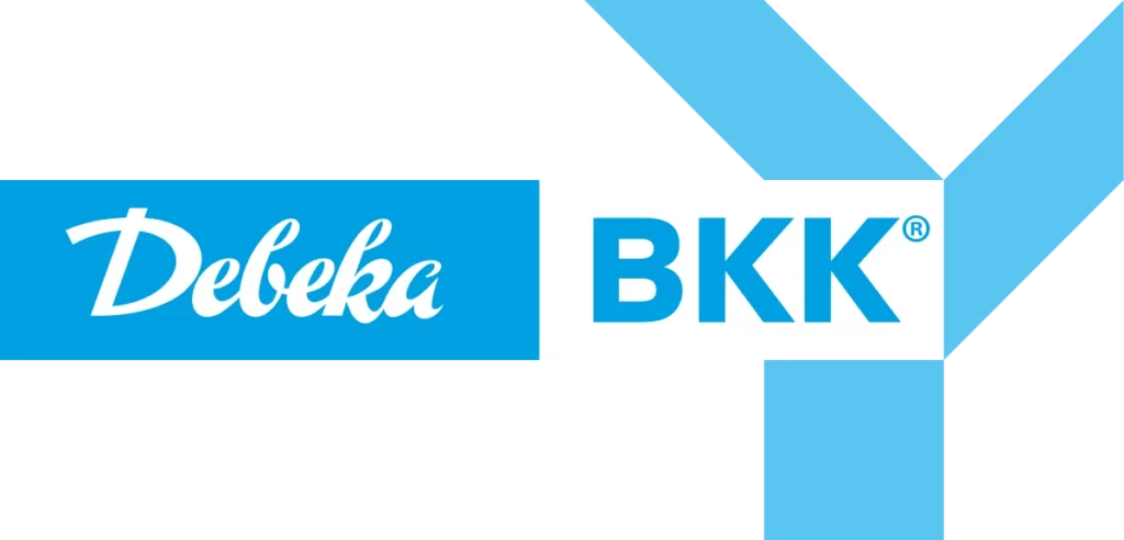 Logo der Krankenkasse bzw. Krankenversicherung Debeka BKK mit weißen und blauen Schriftzug und blauen und weißen Hintergrund als Logo.