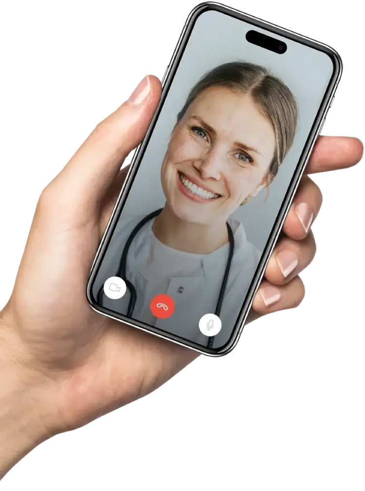 Hand hält Smartphone mit Videogespräch zu einer Ärztin, symbolisiert digitale Arztbesuche durch TeleClinic.
